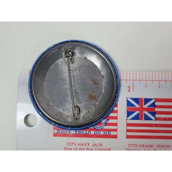 Vintage Garfield Pinback Pin Bored in the USA Button-Up 1978 - Picture 6 of 6